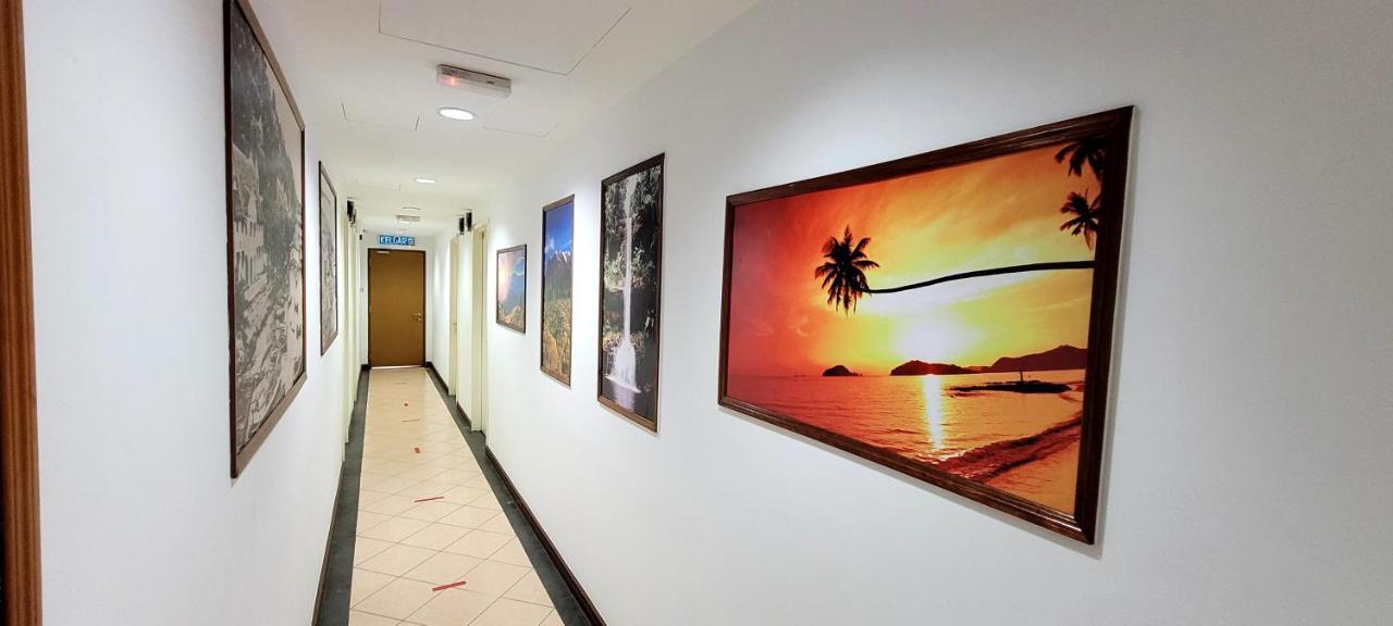 Api-Api Guesthouse Kota Kinabalu Ngoại thất bức ảnh