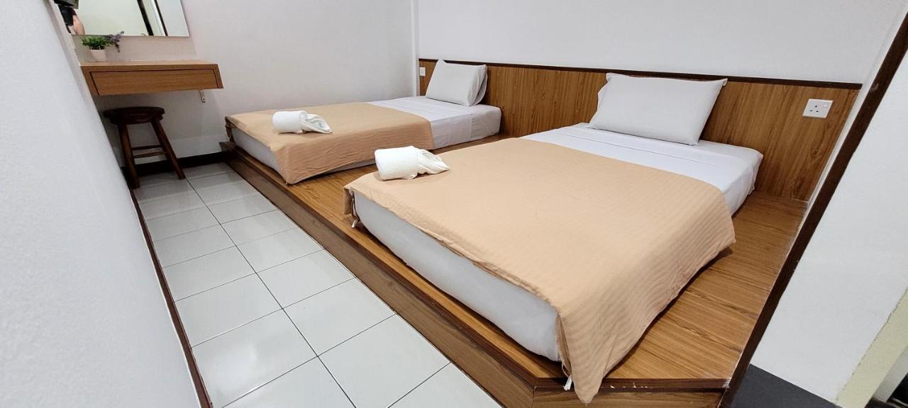 Api-Api Guesthouse Kota Kinabalu Ngoại thất bức ảnh